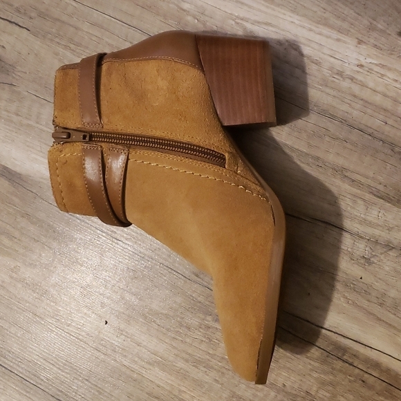 ALEX MARIE SZ 5.5 TAN SUEDE ANKLE BOOTIES - Picture 3 of 10